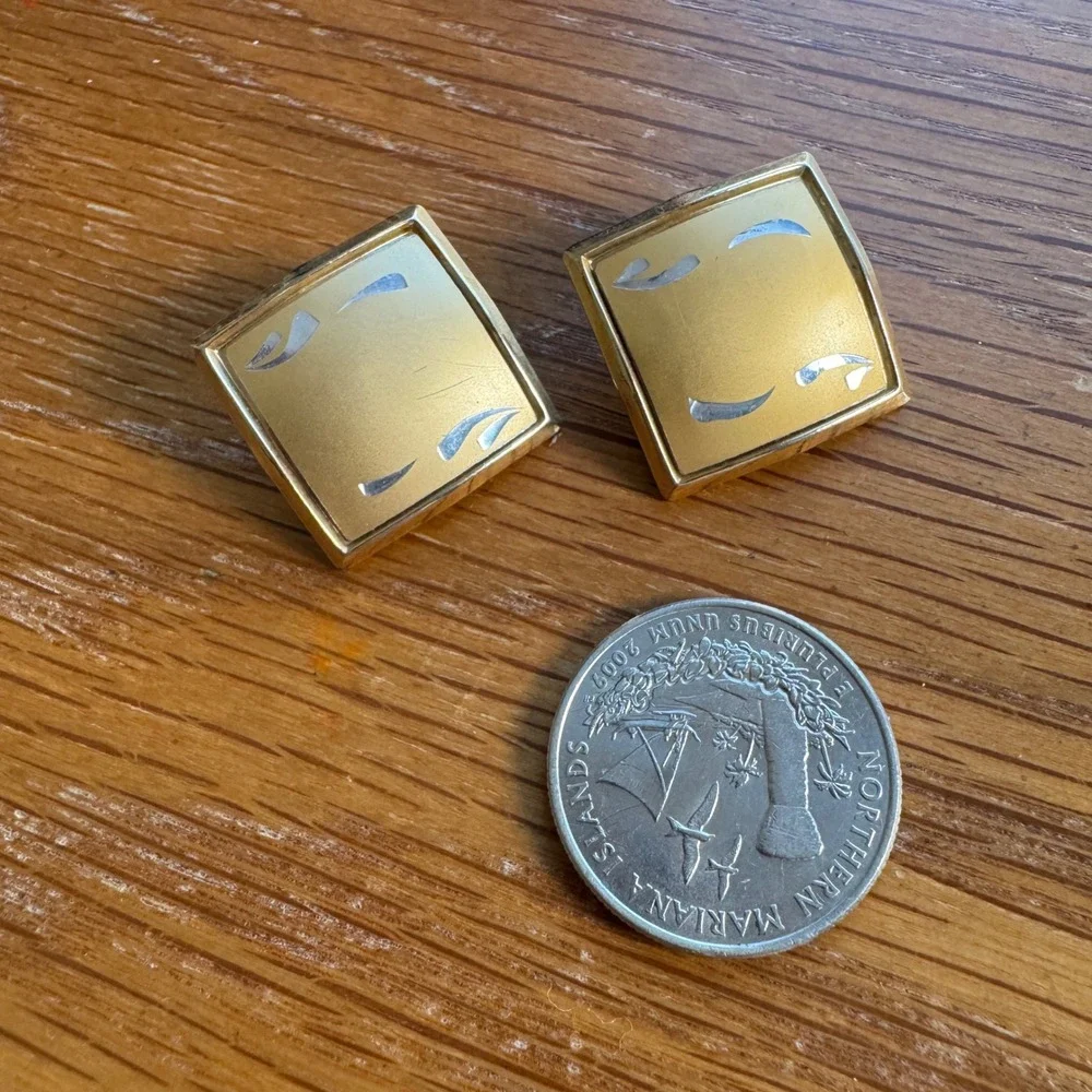 Vintage Gold‎ Tone Etched Square Clip On Earrings Metal Silver Accent MCM